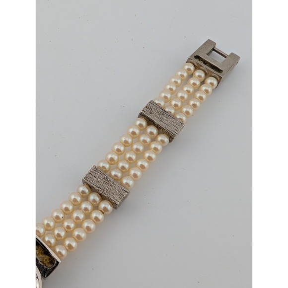 Vintage Avon Faux Pearl Band Watch Women 18mm Silver Tone Oval- New Battery - Picture 5 of 6